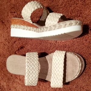 Pretty & Versatile Platform Sandals, Worn Once, 7